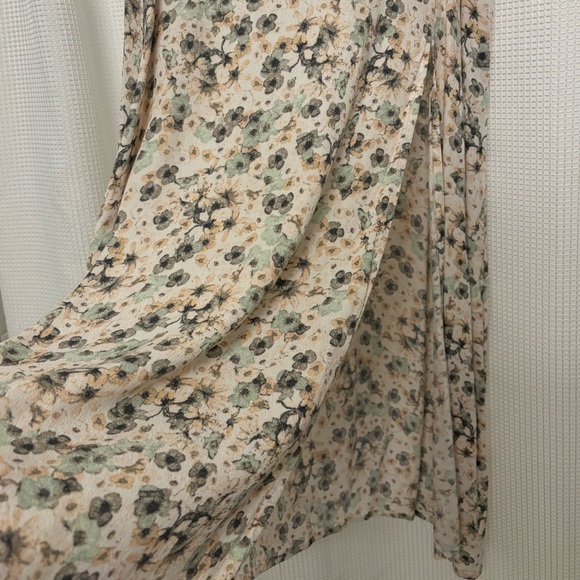 H&M midi skirt - floral. - Picture 3 of 6